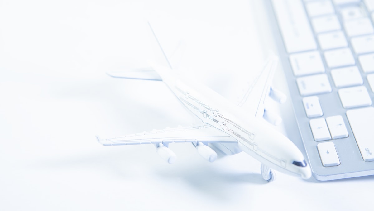 Diagram showing airline seat inventory buckets and price progression